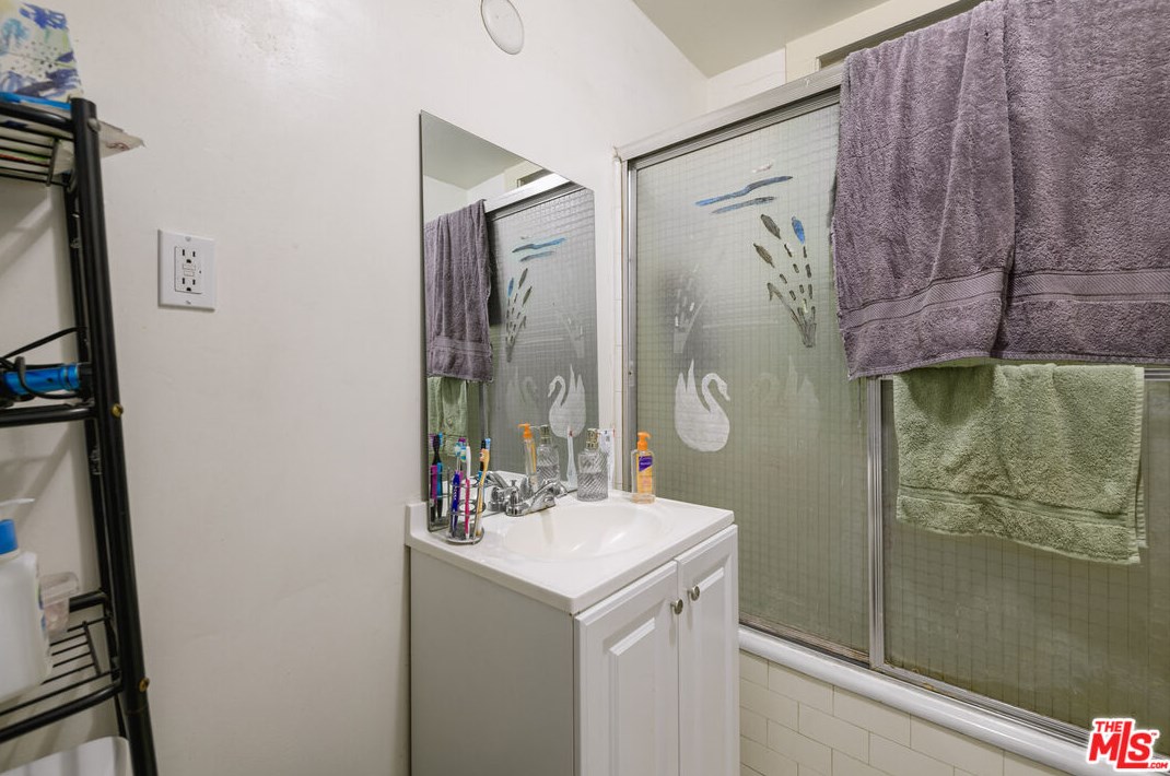 4419 Burns Ave, Los Angeles CA  90029-2702 exterior