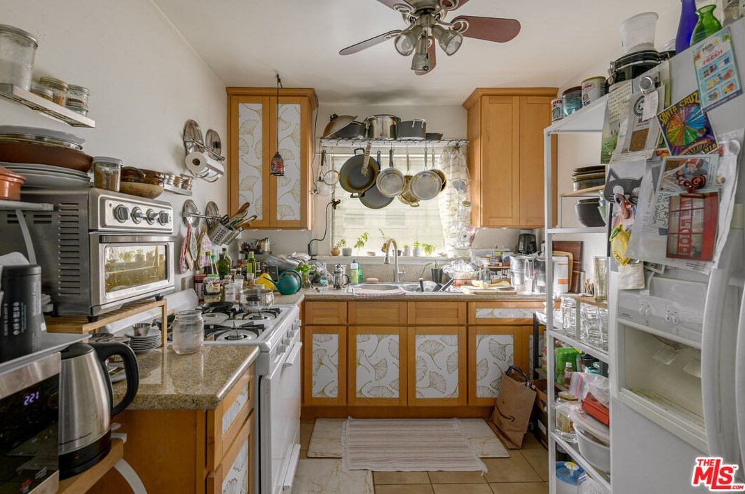 4419 Burns Ave, Los Angeles CA  90029-2702 exterior