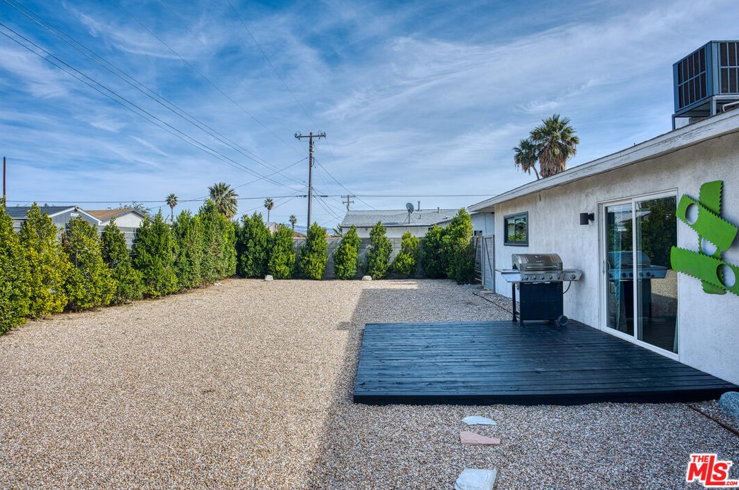500 Palm Vista Dr, Palm Springs CA  92262-1495 exterior