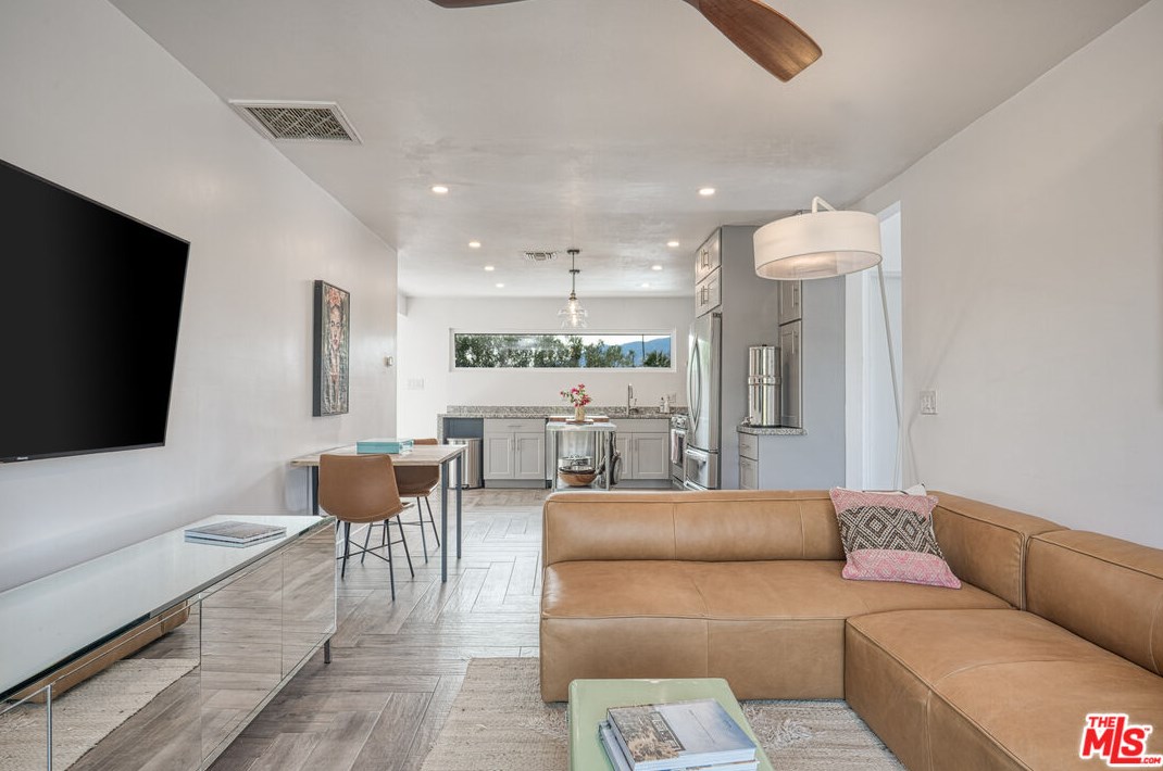 500 Palm Vista Dr, Palm Springs CA  92262-1495 exterior