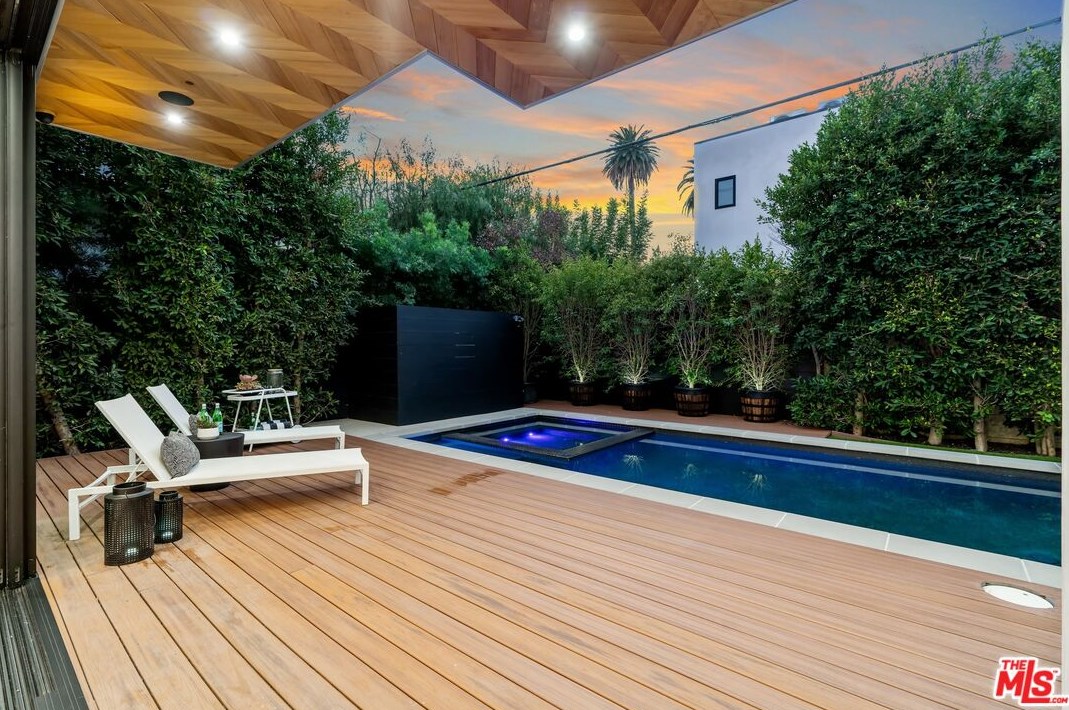 833 Spaulding Ave, Los Angeles CA  90036-4607 exterior