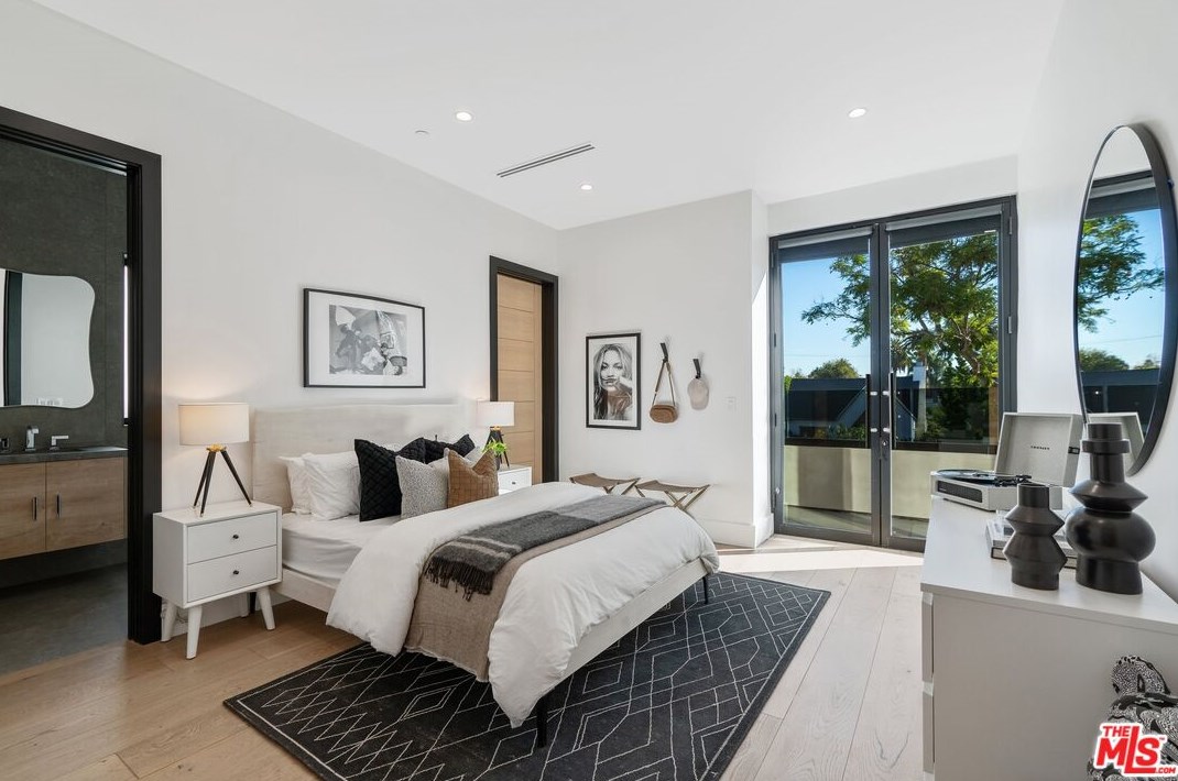 833 Spaulding Ave, Los Angeles CA  90036-4607 exterior