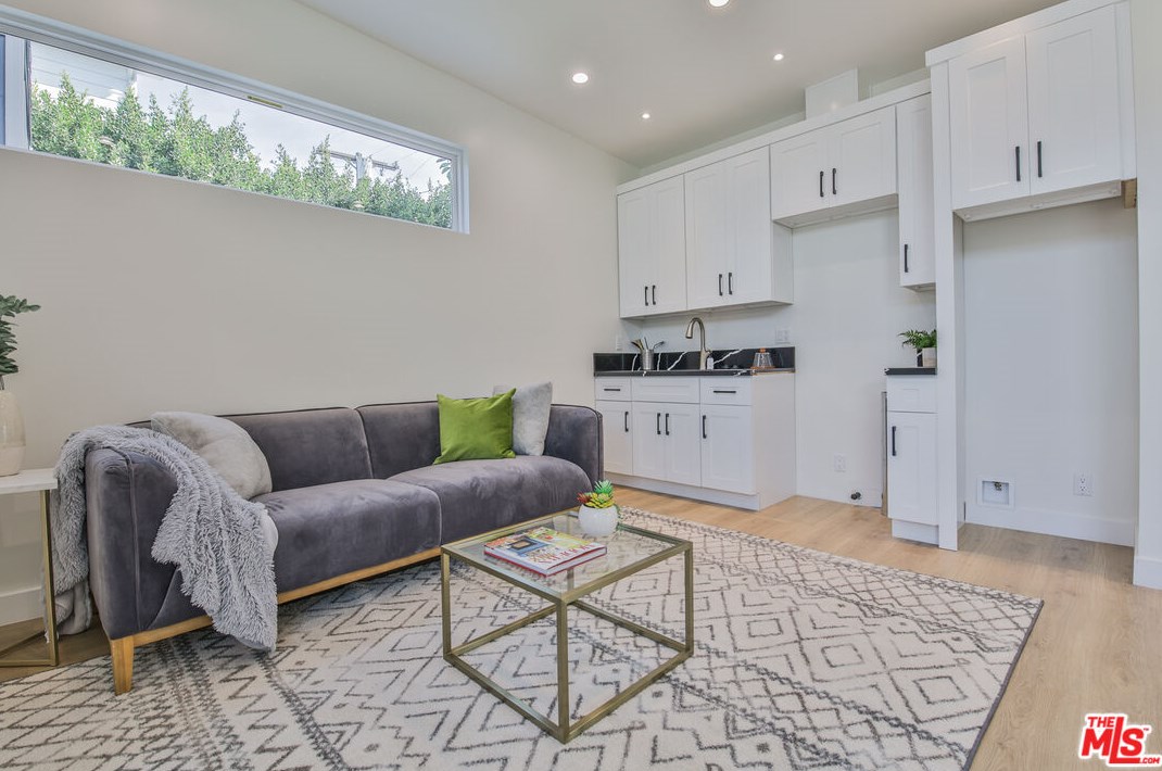 10836 Lawler St, Los Angeles CA  90034-5413 exterior