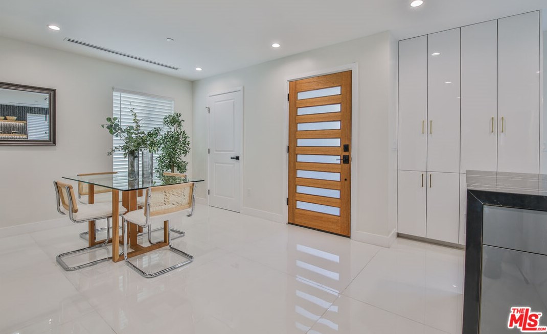 10836 Lawler St, Los Angeles CA  90034-5413 exterior