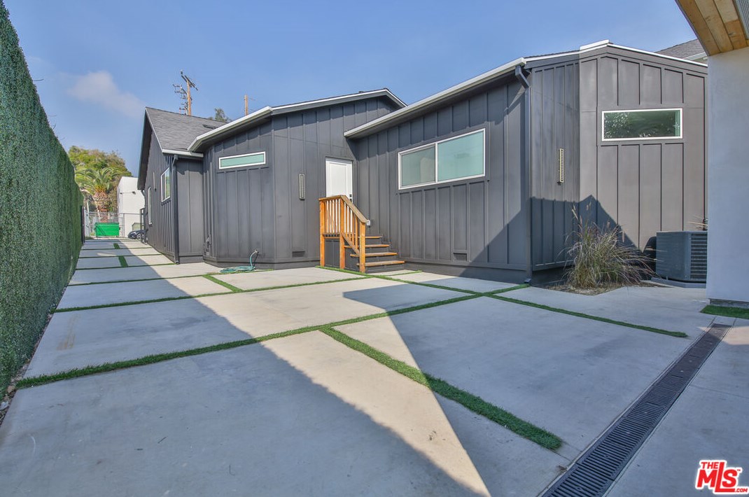 10836 Lawler St, Los Angeles CA  90034-5413 exterior