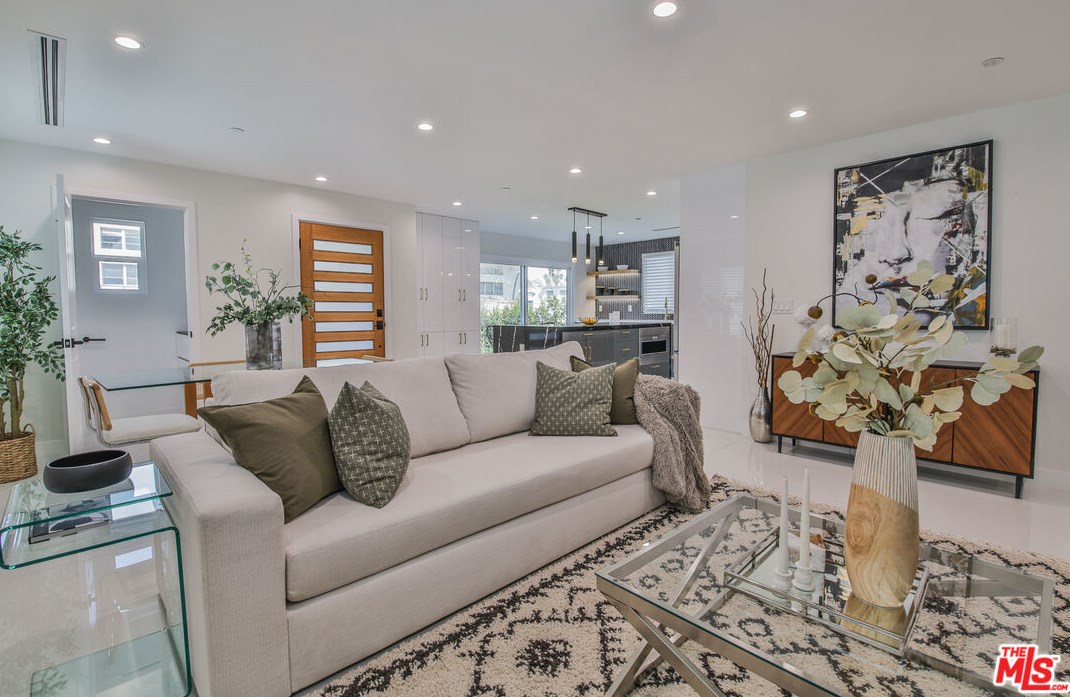 10836 Lawler St, Los Angeles CA  90034-5413 exterior