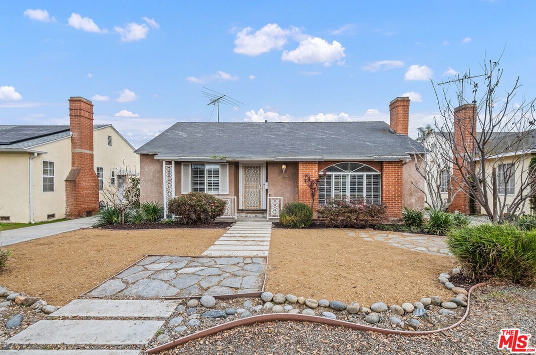3850 Grayburn Ave, Los Angeles CA  90008-1941 exterior