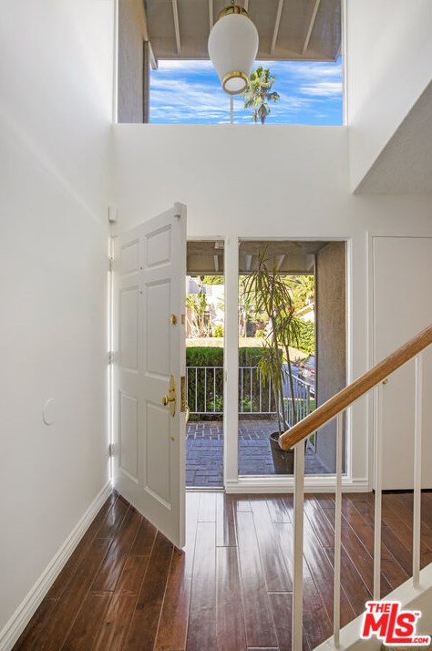 17164 Escalon Dr, Van Nuys, CA 91436-4030