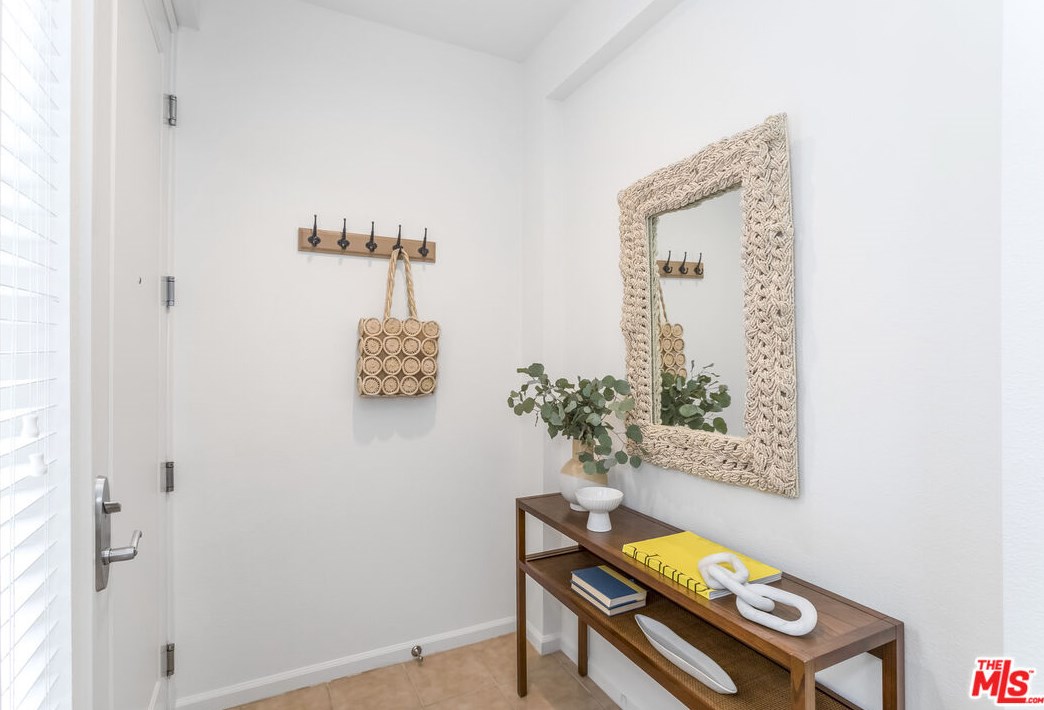 201 E Angeleno Ave #126, Burbank, CA 91502