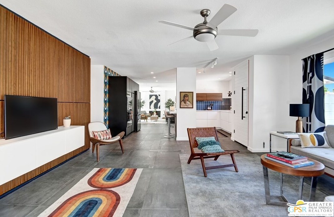 2221 Francis Dr, Palm Springs CA  92262-2553 exterior