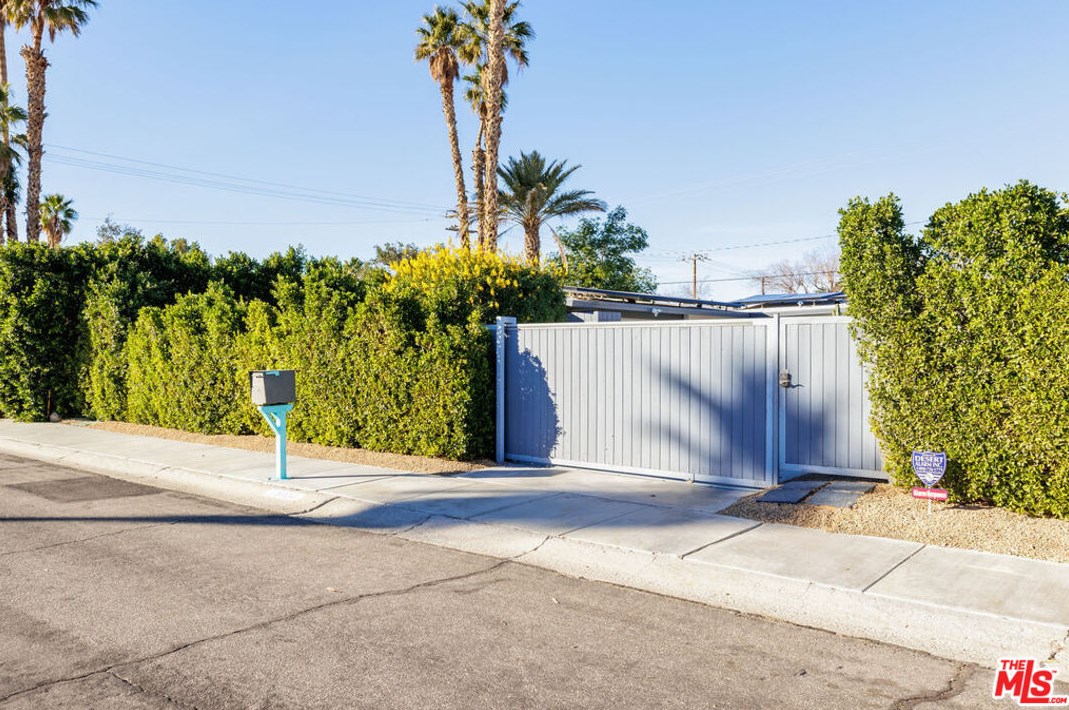 68030 Espada Rd, Cathedral City CA  92234-5655 exterior