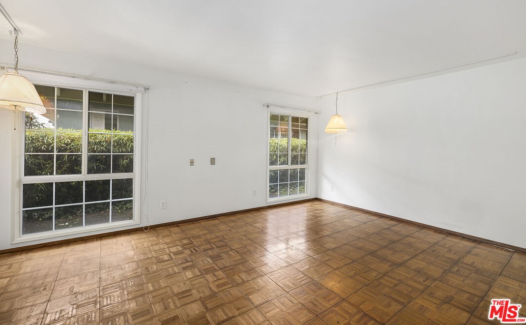 1216 Riv Ln, Santa Ana CA 92706-1425 exterior