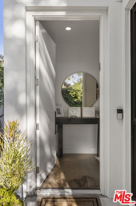 1960 Corinth Ave, Los Angeles CA  90025-5511 exterior