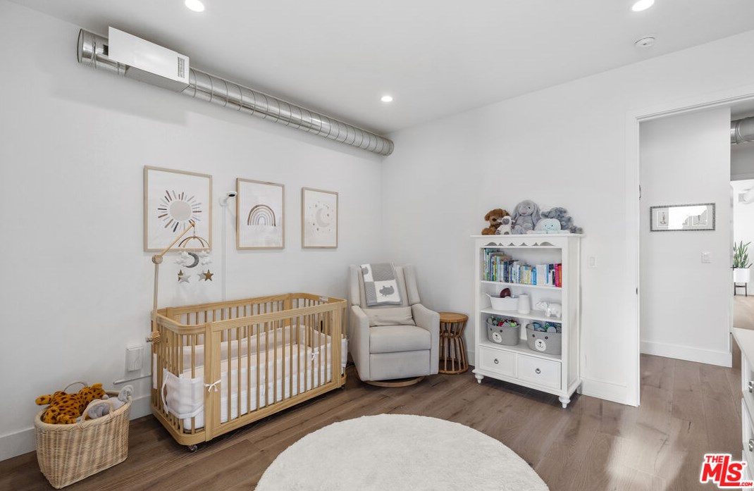 1960 Corinth Ave, Los Angeles CA  90025-5511 exterior