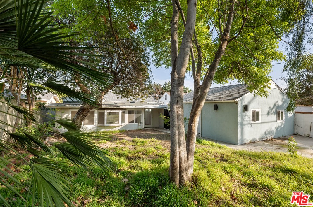 7807 Naylor Ave, Los Angeles CA  90045-2908 exterior