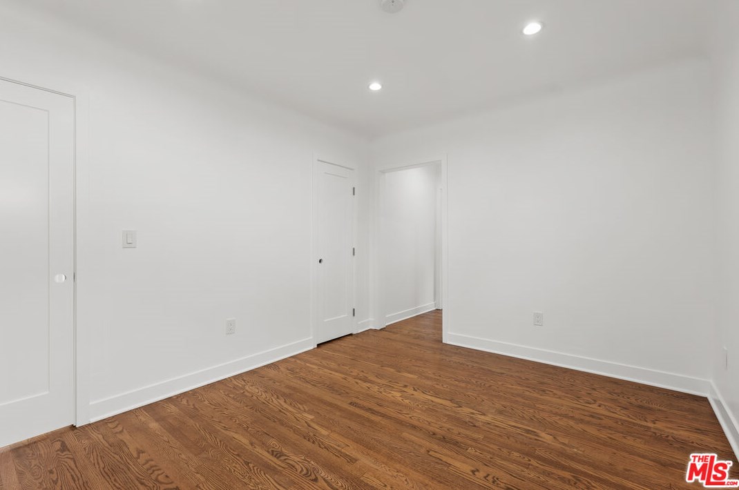 7807 Naylor Ave, Los Angeles CA  90045-2908 exterior