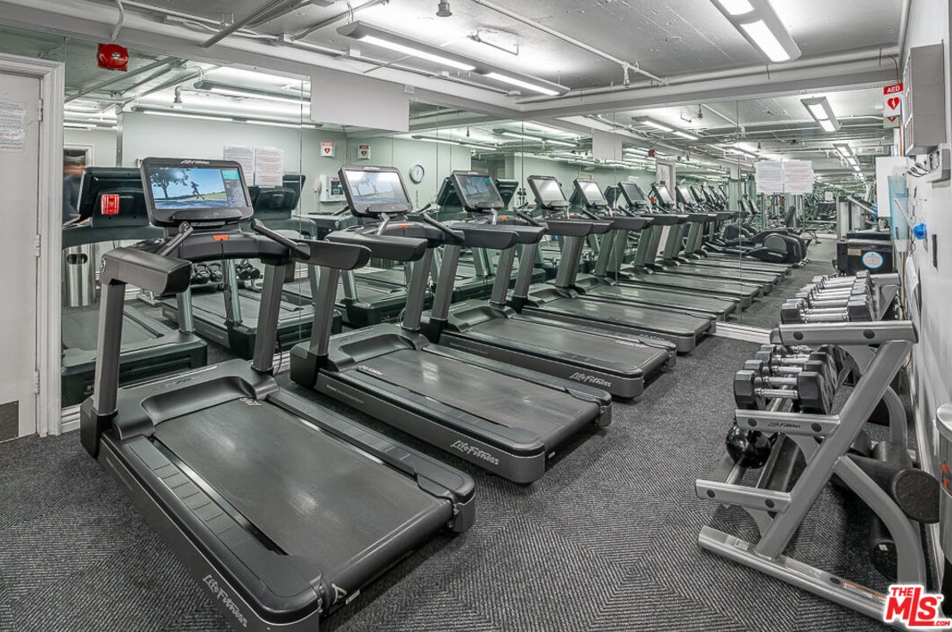 10104 Empyrean Way, Los Angeles CA  90067-3826 exterior