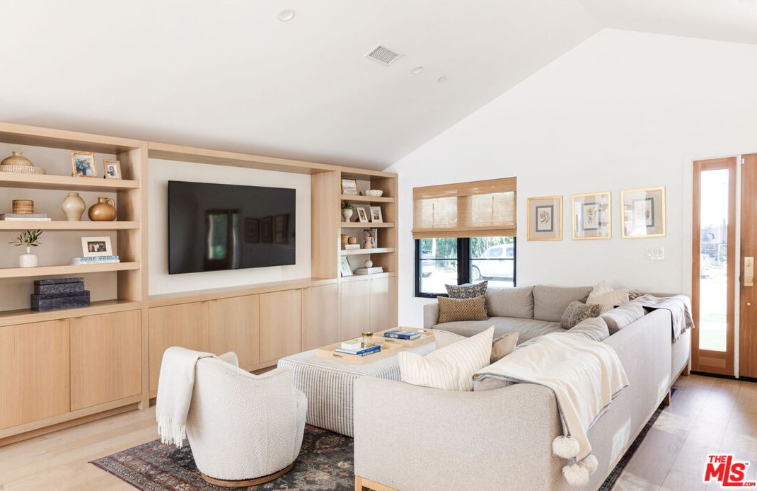 3847 Berryman Ave, Los Angeles CA  90066-4015 exterior