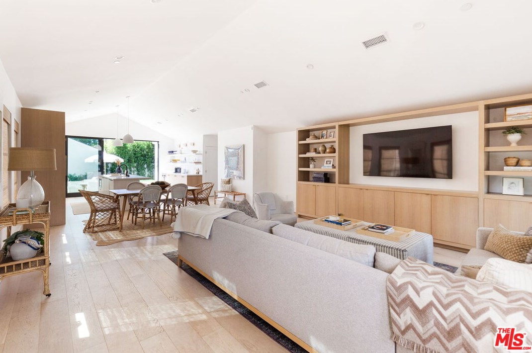 3847 Berryman Ave, Los Angeles CA  90066-4015 exterior