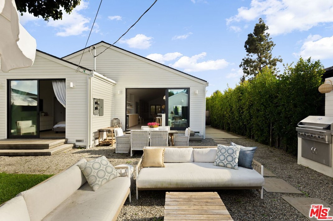 3847 Berryman Ave, Los Angeles CA  90066-4015 exterior