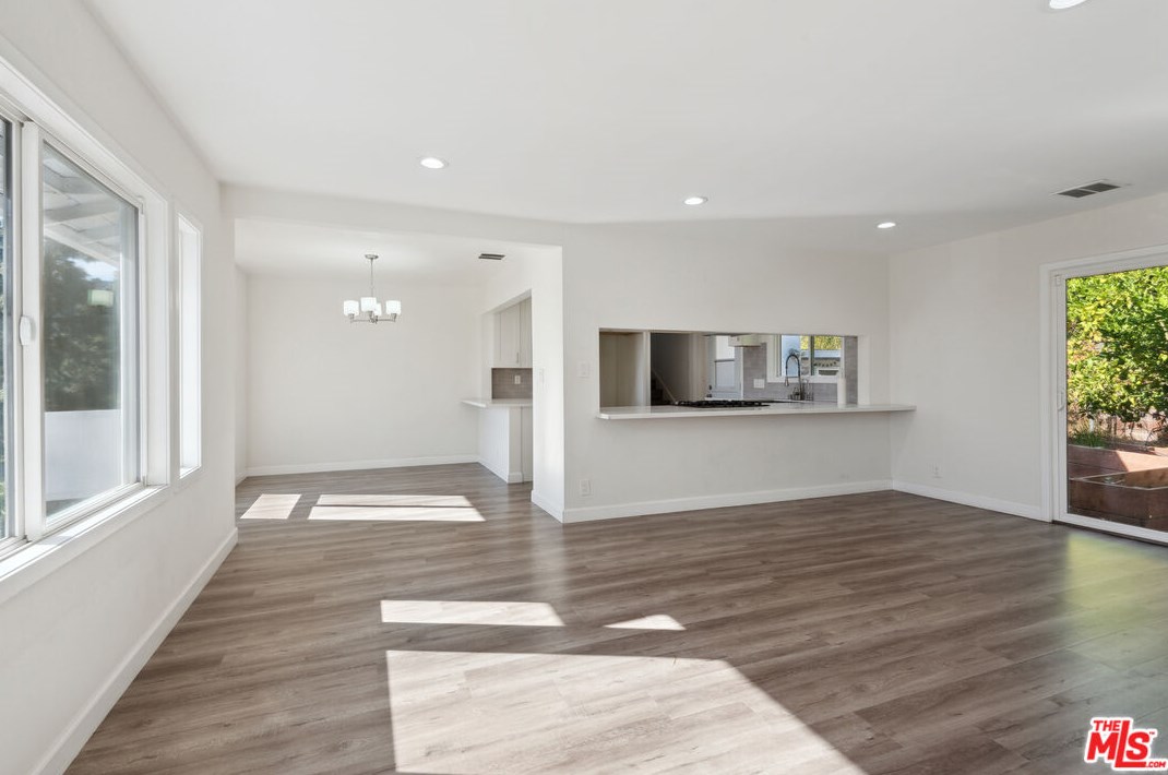 2701 Altura Ave, Glendale, CA 91214