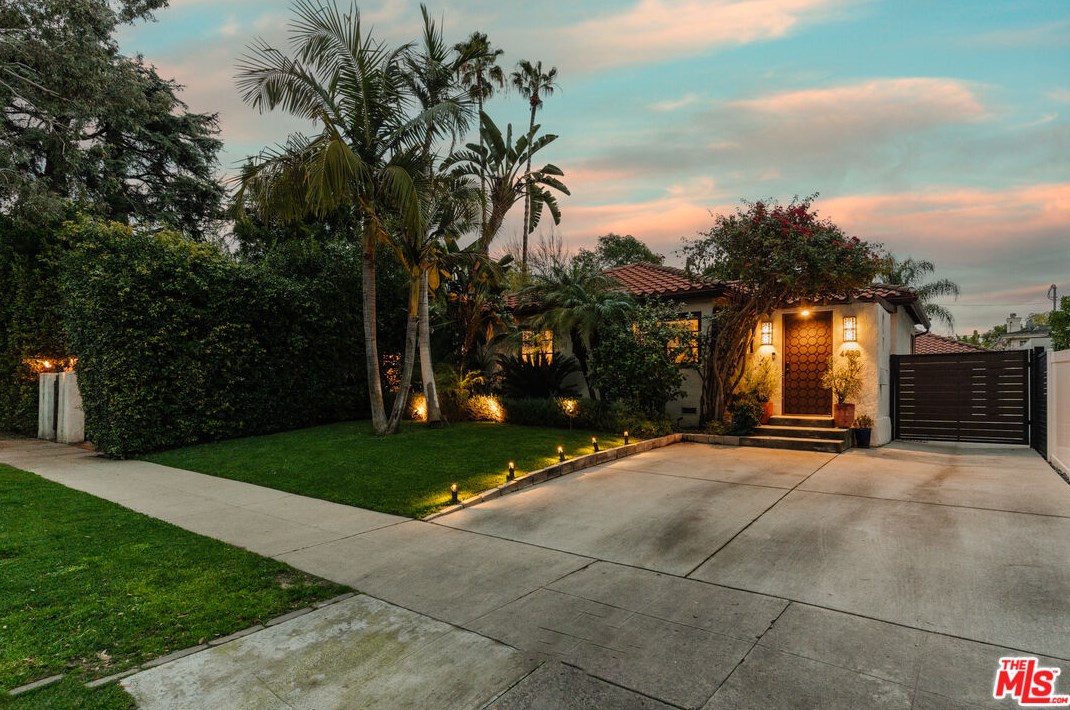4428 Camellia Ave, North Hollywood, CA 91602