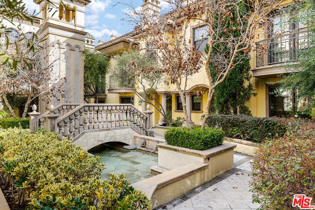 448 S Oakland Ave #10, Pasadena, CA 91101