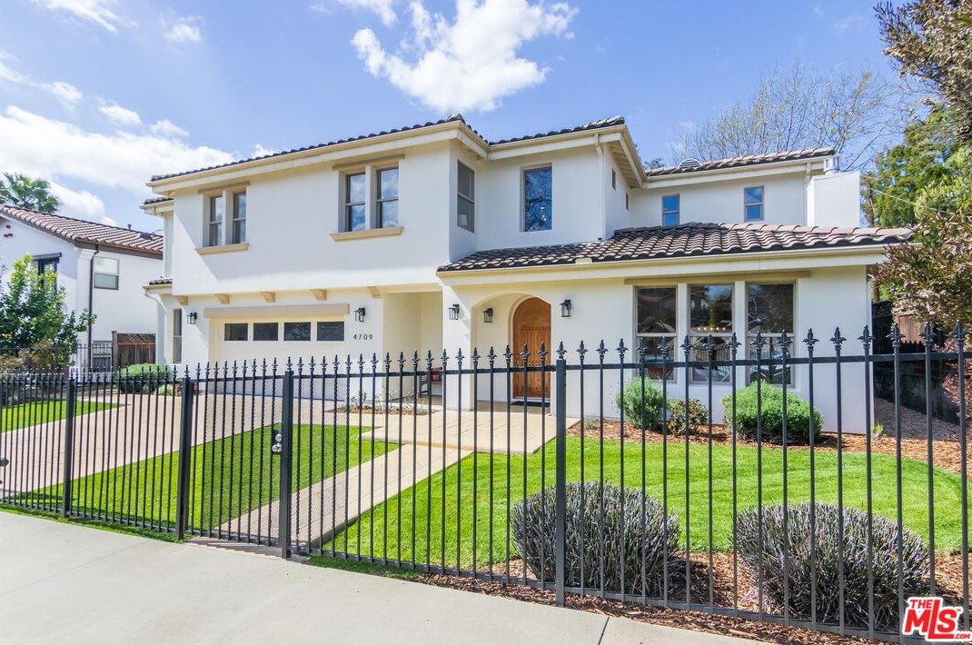 4709 Tyrone Ave, Van Nuys, CA 91423-2319
