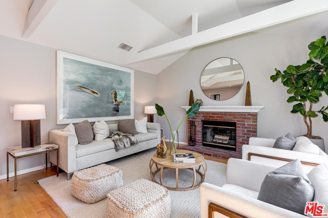 10542 Butterfield Rd, Los Angeles CA  90064-4406 exterior