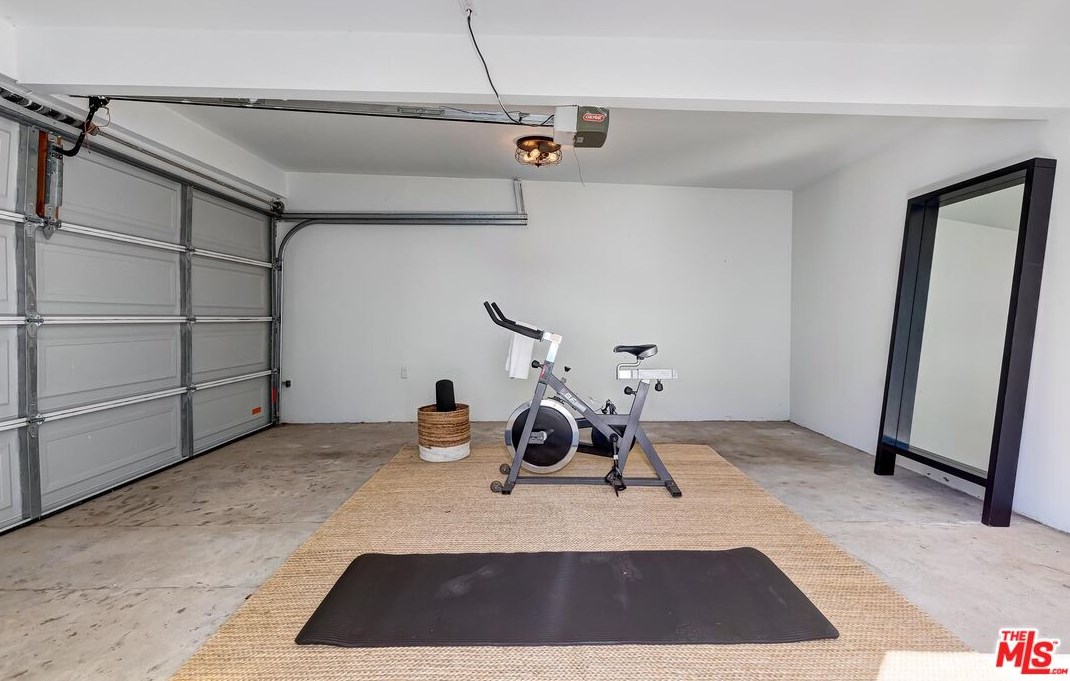 10542 Butterfield Rd, Los Angeles CA  90064-4406 exterior