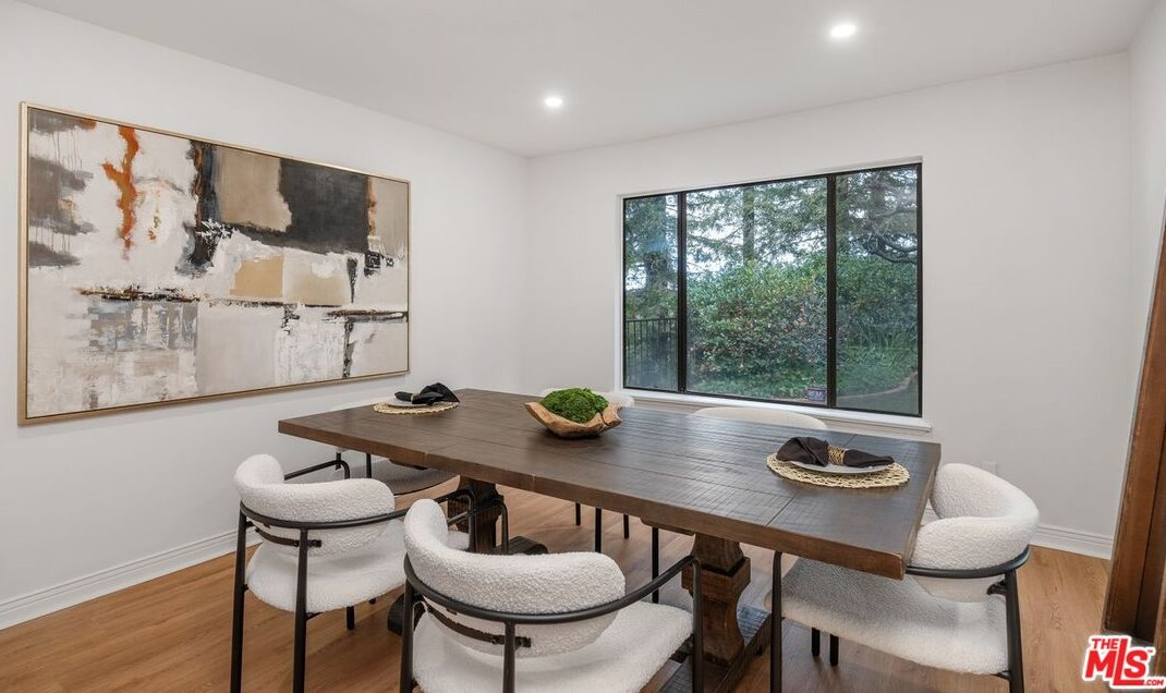 3009 Nicada Dr, Los Angeles CA  90077-2027 exterior