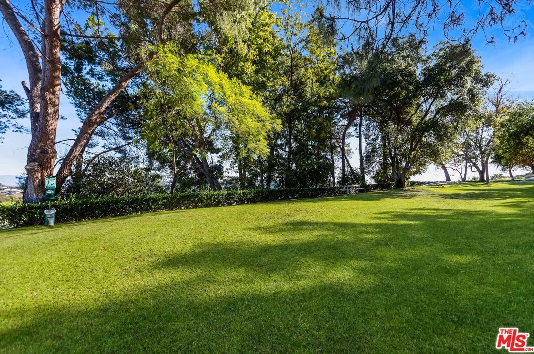 3009 Nicada Dr, Los Angeles CA  90077-2027 exterior