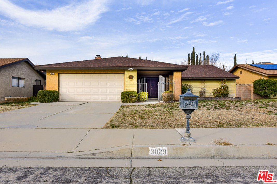 3029 Glennel Ave, Lancaster, CA 93536-6114