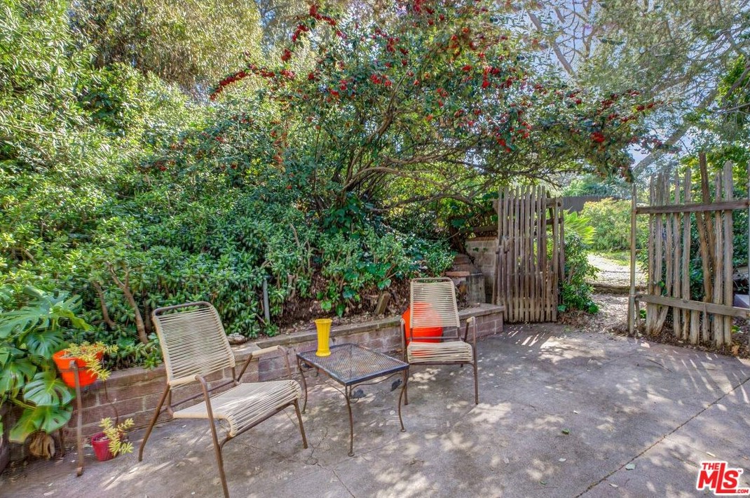 1844 Maltman Ave, Los Angeles CA  90026-1126 exterior