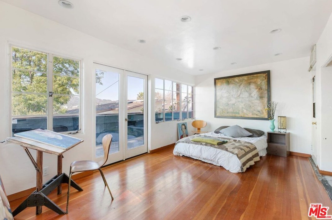 1844 Maltman Ave, Los Angeles CA  90026-1126 exterior
