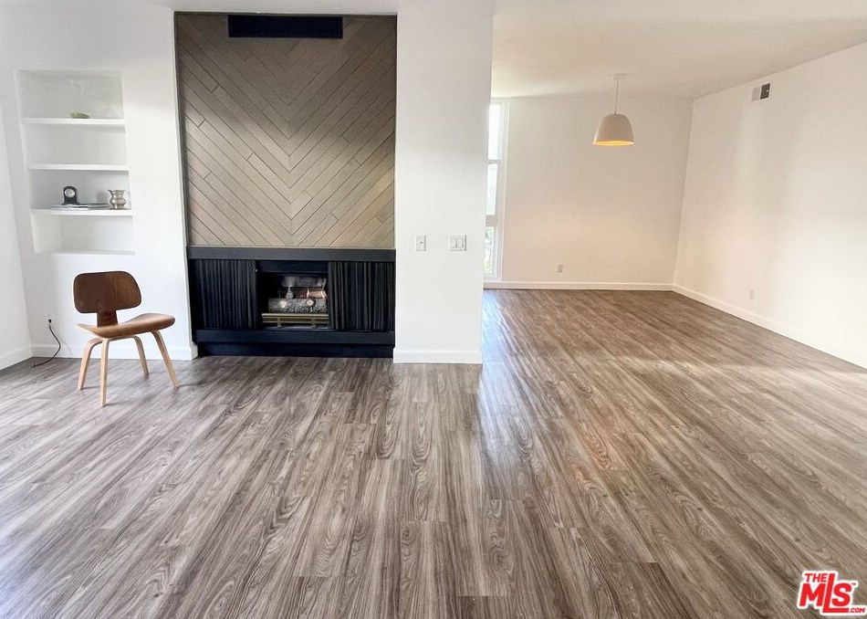 31570 Agoura Rd #1, Thousand Oaks, CA 91361