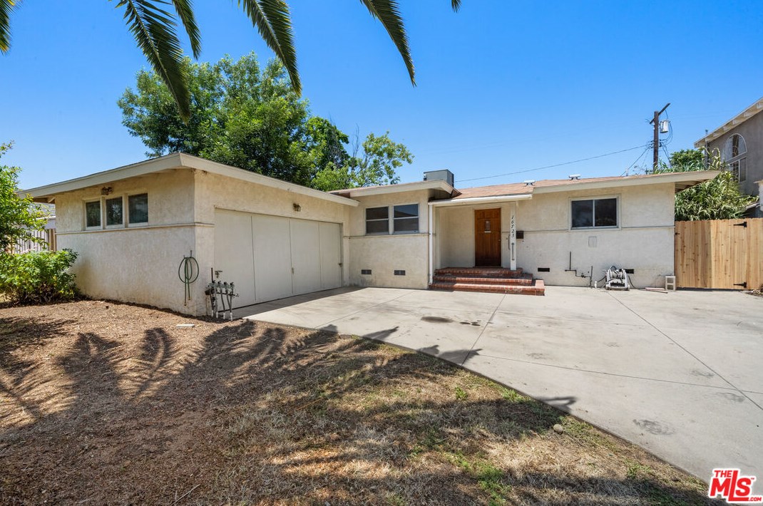 16723 Tribune St, San Fernando CA  91344-5034 exterior
