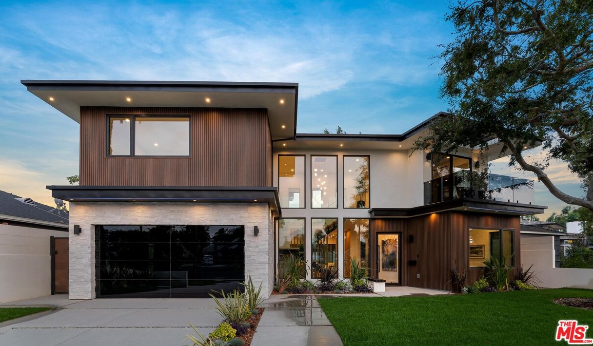 11850 Park Ave, Los Angeles CA  90066-4622 exterior