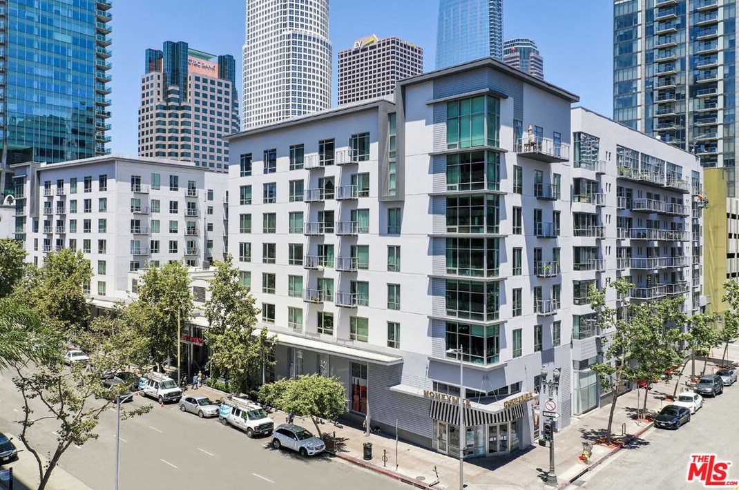 645 9th St, Los Angeles CA  90015-1819 exterior