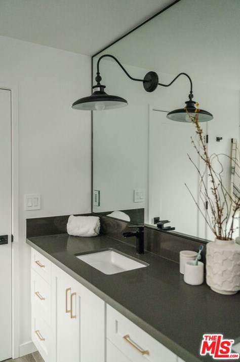 10728 Tabor St, Los Angeles CA  90034-4851 exterior