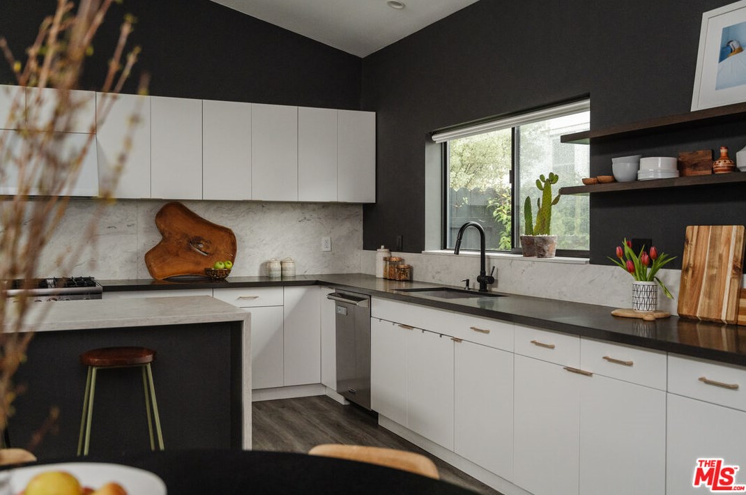 10728 Tabor St, Los Angeles CA  90034-4851 exterior