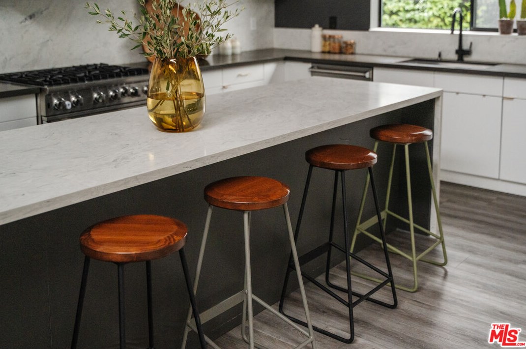 10728 Tabor St, Los Angeles CA  90034-4851 exterior