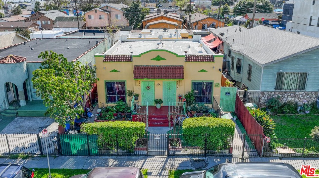 940 76th St, Los Angeles, CA 90001-2436