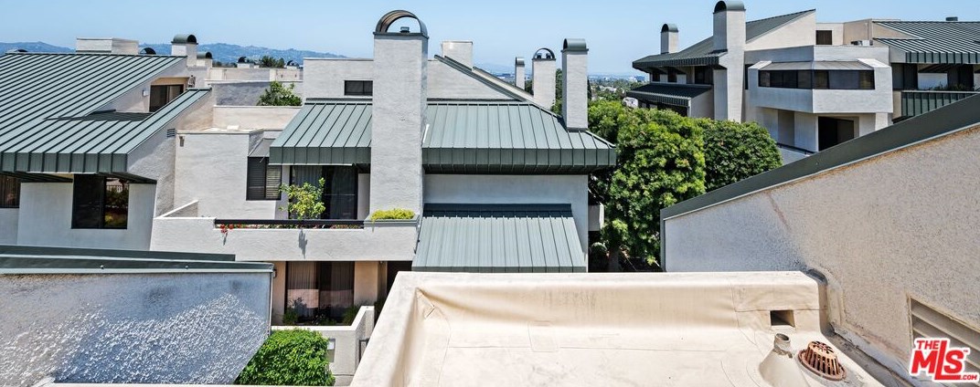 2176 Century Hl, Los Angeles CA  90067-3501 exterior