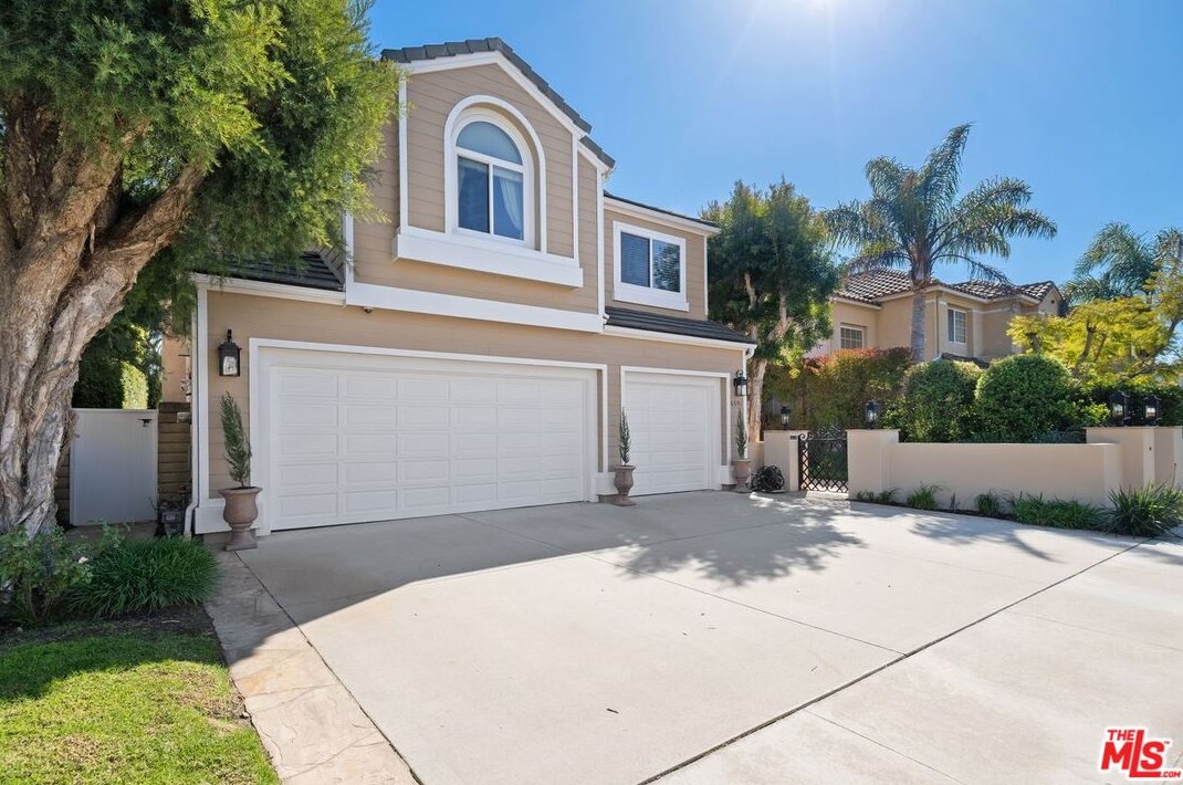 6591 Kentwood Bluffs Dr, Los Angeles, CA 90045-1258