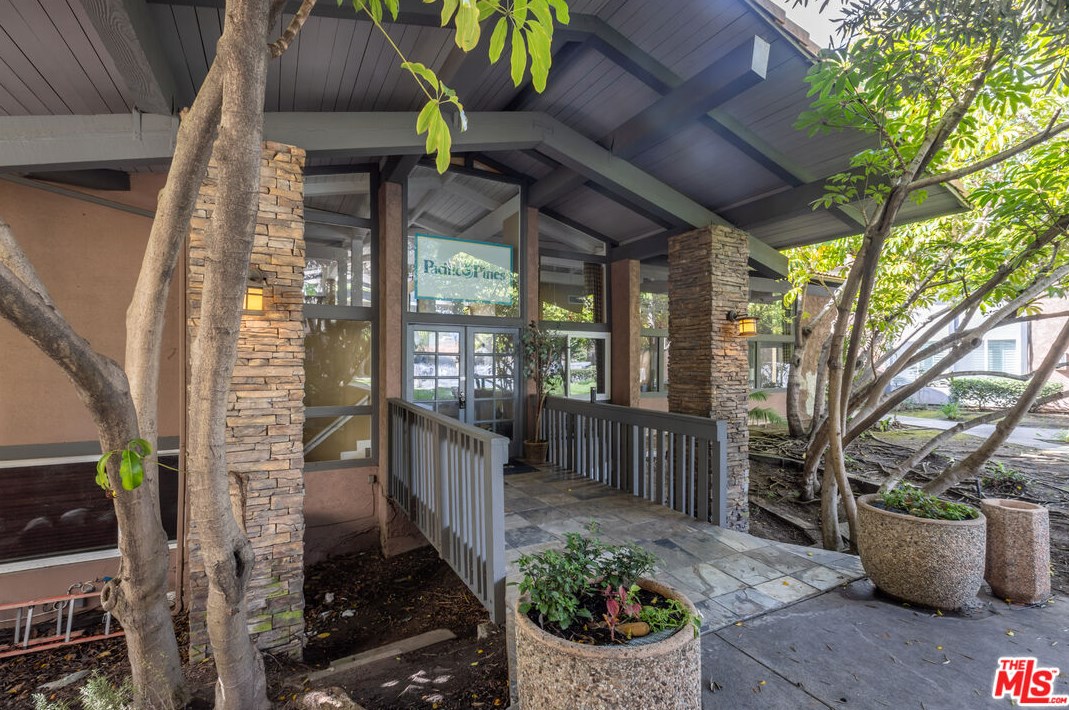 23312 Marigold Ave, Torrance CA  90502-2730 exterior