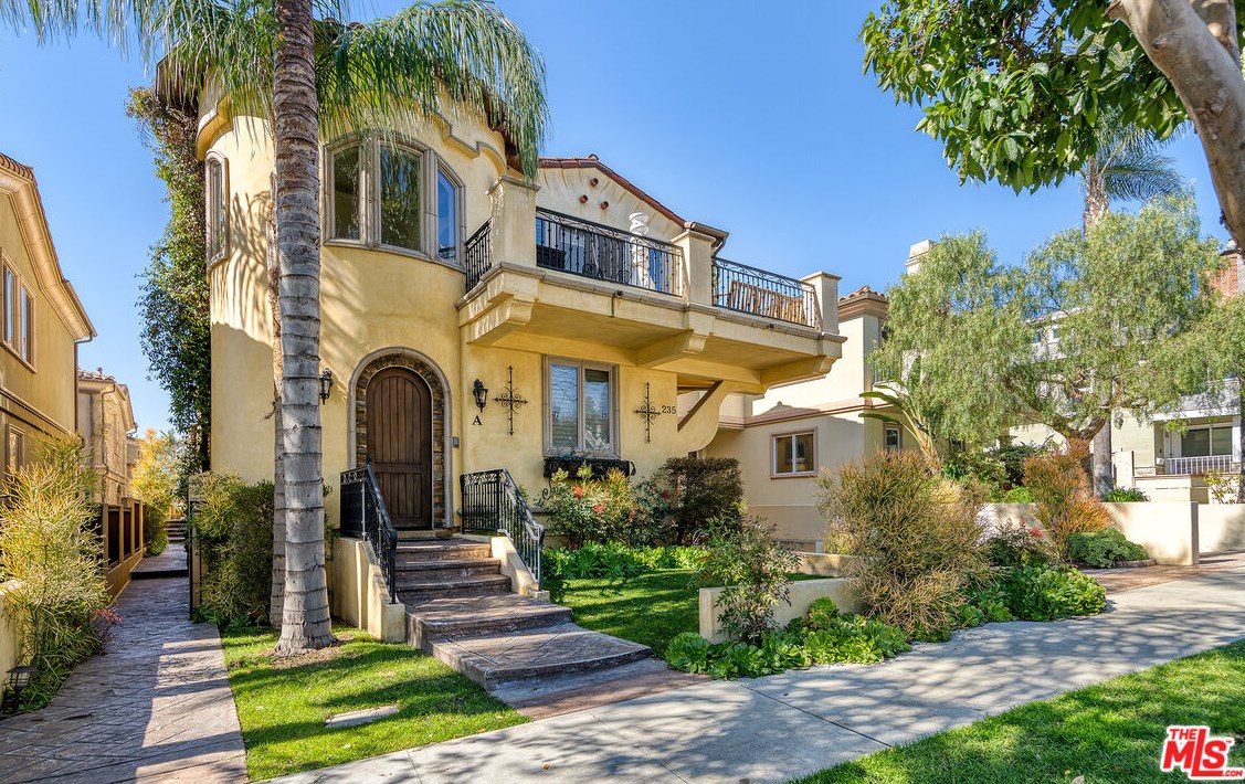 235 Irena Ave, Redondo Beach, CA 90277-3244