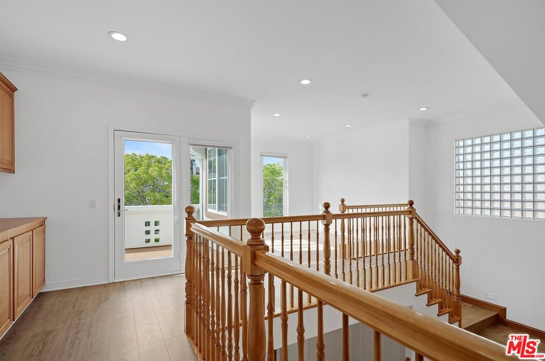 1575 Applefield St, Thousand Oaks CA  91320-5996 exterior