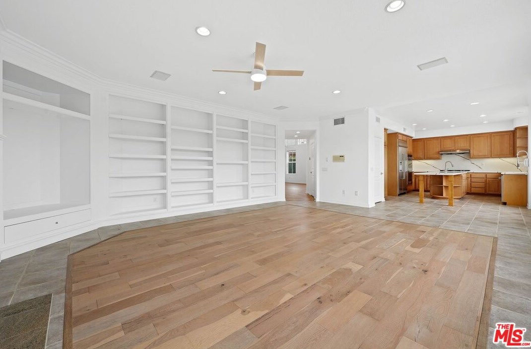 1575 Applefield St, Thousand Oaks CA  91320-5996 exterior