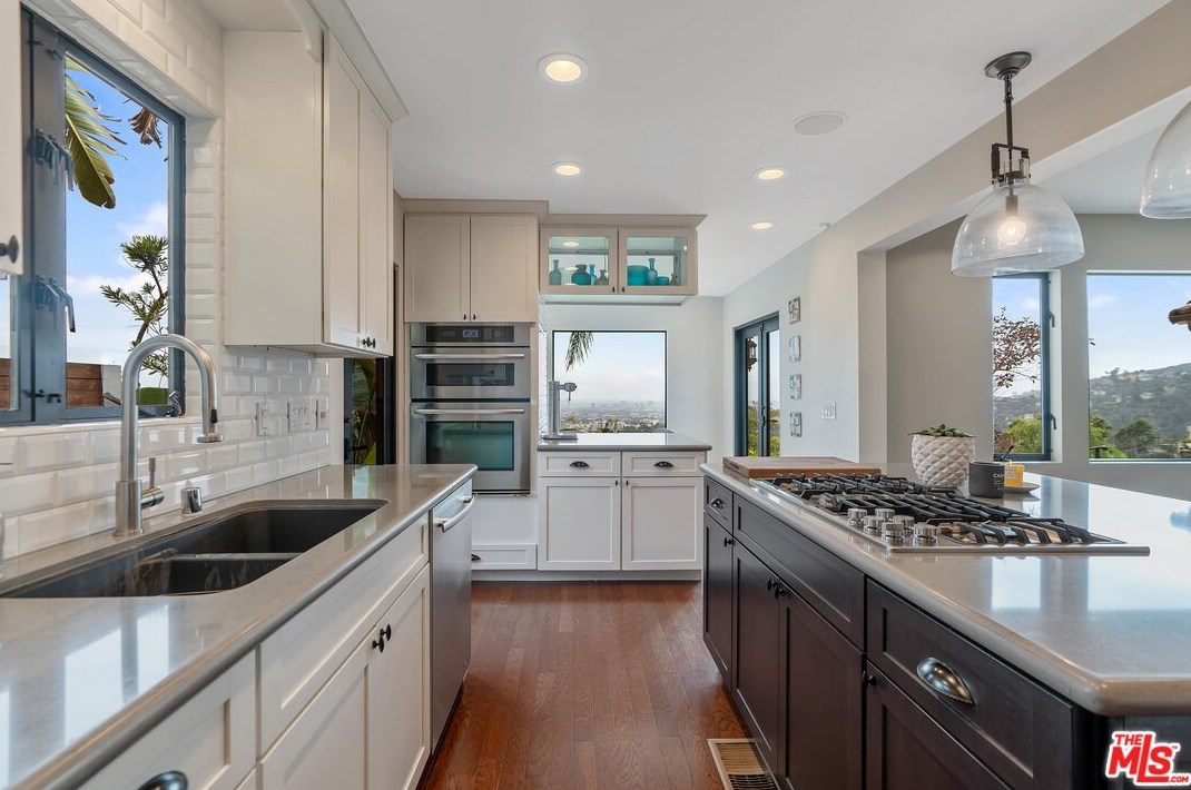 6331 Quebec Dr, Los Angeles CA  90068-2831 exterior